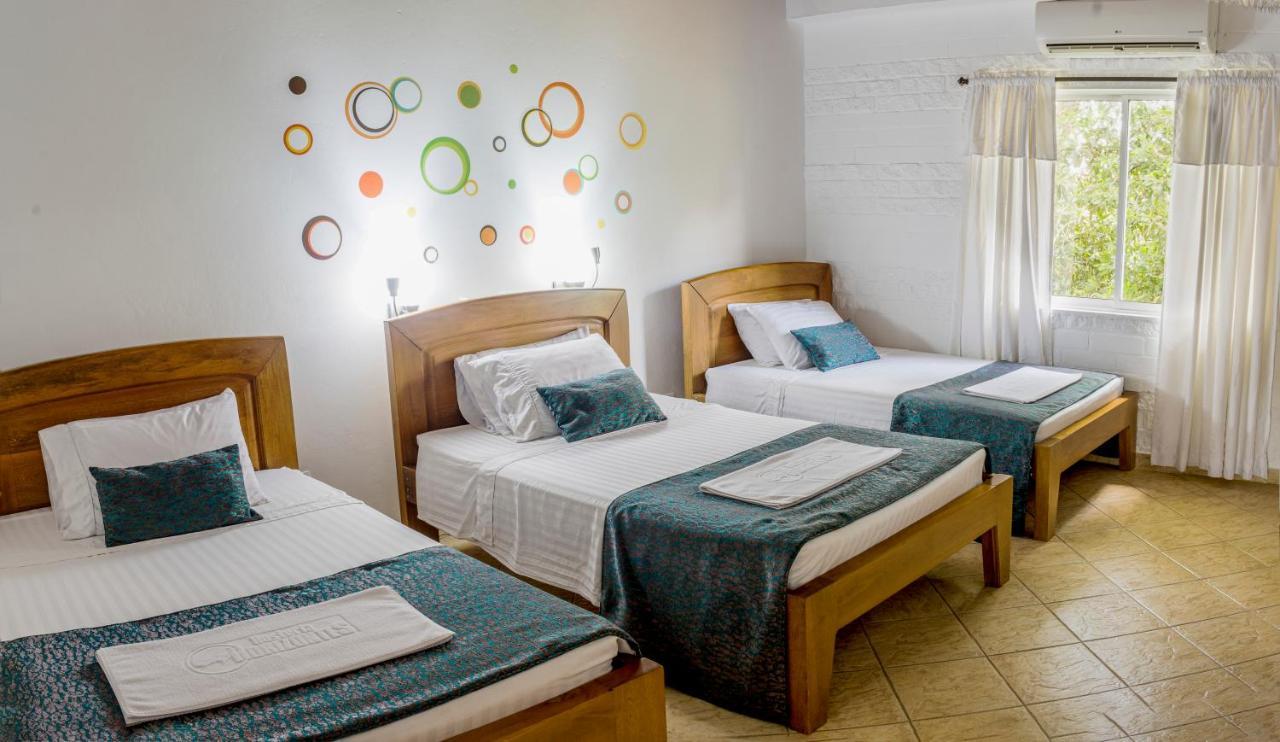 Hosteria Horizontes Caucasia Exterior photo